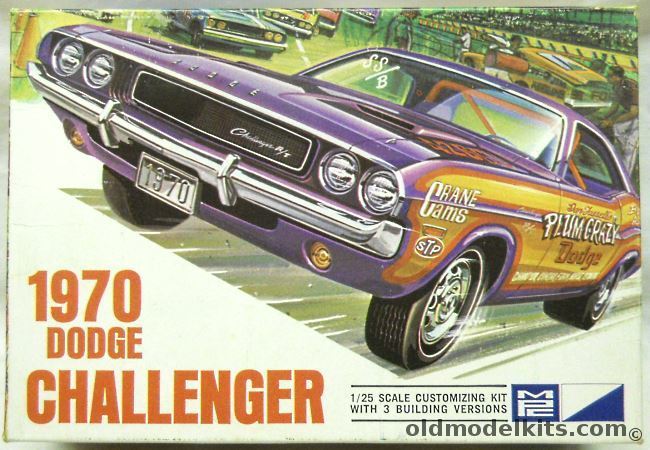 MPC 1/25 1970 Dodge Challenger Plum Crazy With Trailer - Stock / Racing Version / Barris Custom Version, 1470-200 plastic model kit